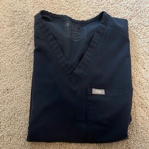 Women’s Catharine Scrub top size S in “night sky”